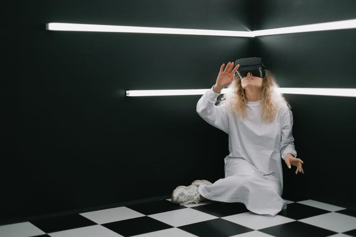 اضرار نظارات الواقع الافتراضي – Realm VR | عالم الواقع الإفتراضي
